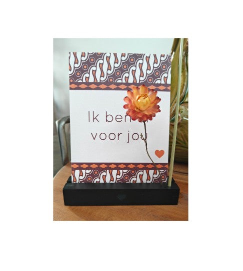 Zwarte houten kaarthouder met hartje